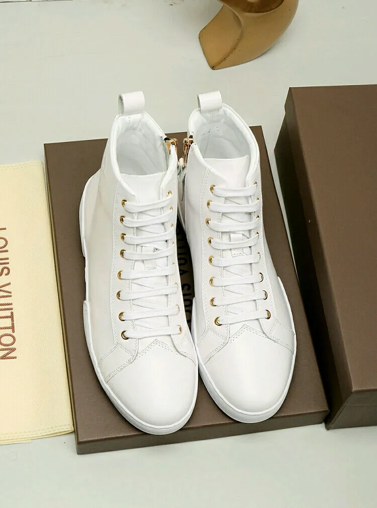 Factory price: 440💰 LV’s new men’s boots are on the market, the Korean version has a zipper design on the inside! The latest color combination in the L classic series! Original 1:1 exclusive molded custom model👍👍👍Simple and generous, super versatile, comfortable and highly fitting, exclusive🚇️Upper: imported top-quality fine cowhide fabric, lining: custom soft sheepskin, high-density rubber outsole🏆🏆🏆Welcome all sellers to sell in the picture above, one piece can be shipped on behalf of the customer, code number 38-44 (45 code can be customized)
